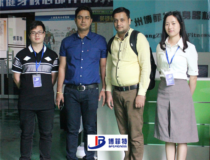 印度客户来黄色软件app大全免费下载2023购买健身房器材，产品囊括有氧系列的跑步机，动感单车，健身车