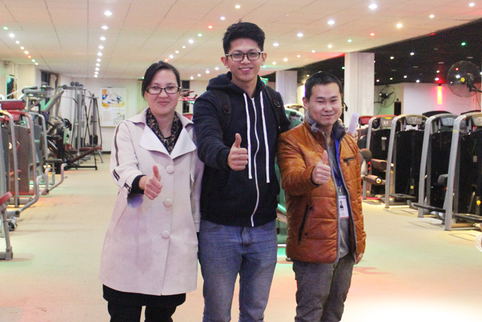 广州黄色软件app大全免费下载2023健身器材有限公司成交客户合影留念